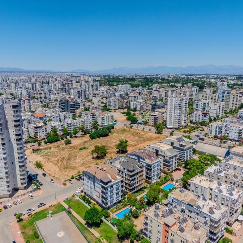 Şirinyalıda Havuzlu Sitede Lüks Teraslı 5+1 Çatı Dubleksi