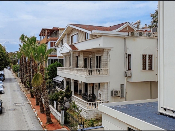 ÇAĞLAYAN’DA 800 M2 İÇ KULLANIM M2 OLAN KOMPLE SATILIK BİNA