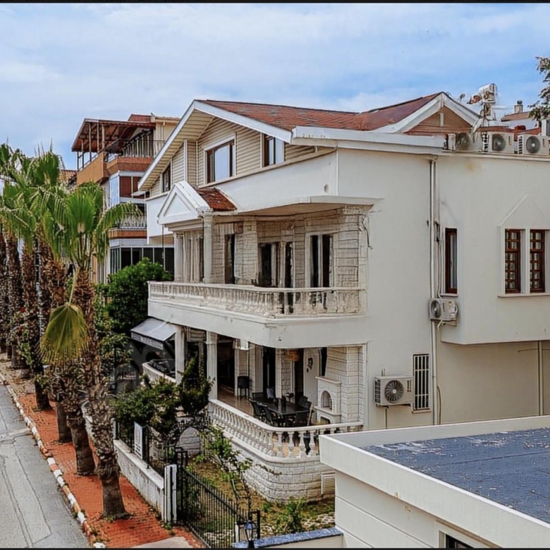 ÇAĞLAYAN’DA 800 M2 İÇ KULLANIM M2 OLAN KOMPLE SATILIK BİNA