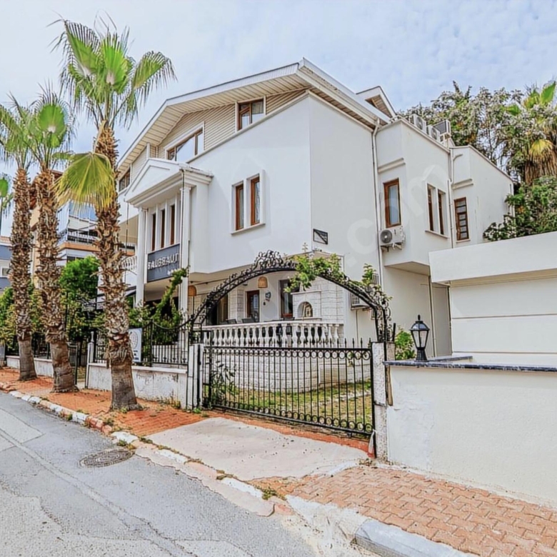 ÇAĞLAYAN’DA 800 M2 İÇ KULLANIM M2 OLAN KOMPLE SATILIK BİNA