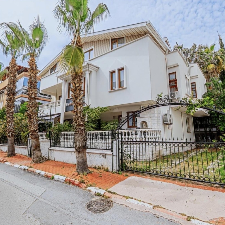 ÇAĞLAYAN’DA 800 M2 İÇ KULLANIM M2 OLAN KOMPLE SATILIK BİNA