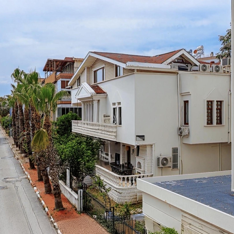 ÇAĞLAYAN’DA 800 M2 İÇ KULLANIM M2 OLAN KOMPLE SATILIK BİNA