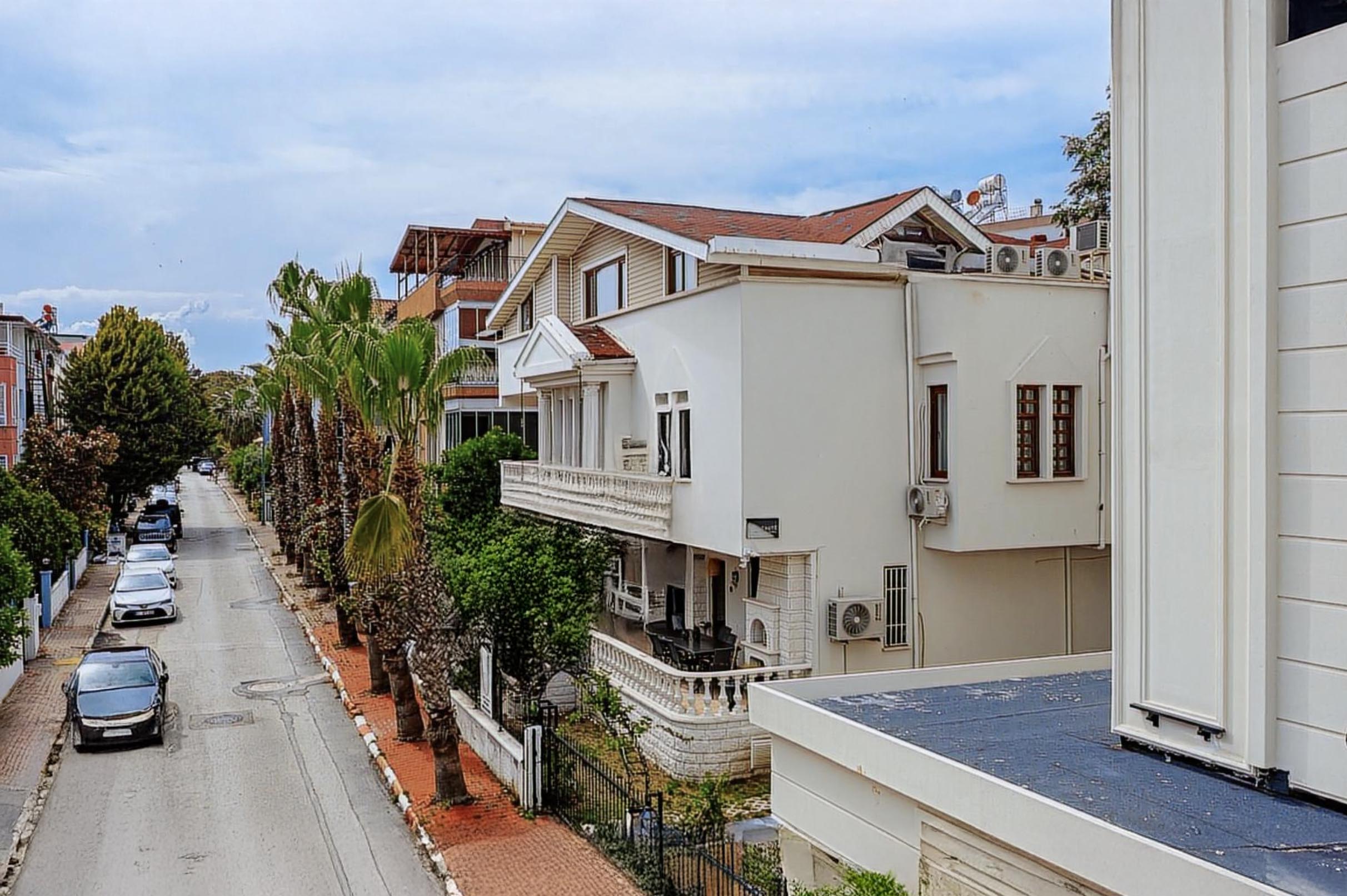 ÇAĞLAYAN’DA 800 M2 İÇ KULLANIM M2 OLAN KOMPLE SATILIK BİNA