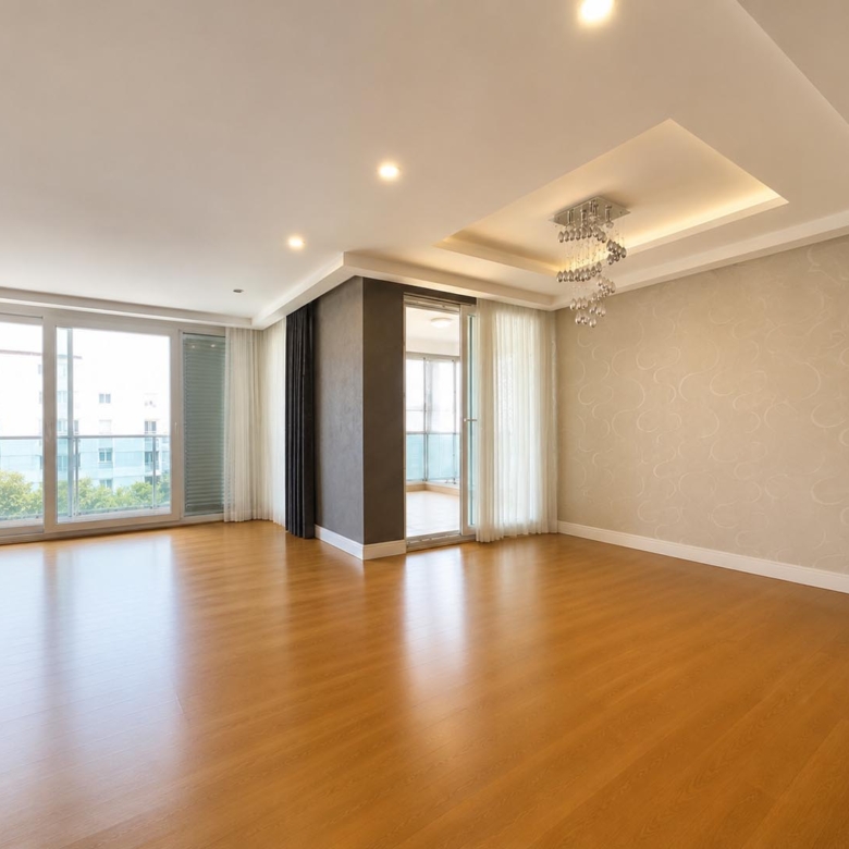 Antalya Konyaaltı Uncalı’da Garden Life Sitesi’nde Satılık Lüks 4+1 Ara Kat Daire