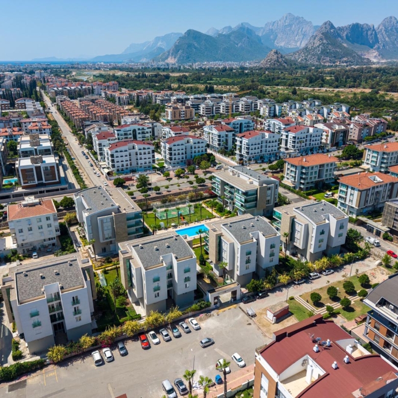 Antalya Konyaaltı Uncalı’da Garden Life Sitesi’nde Satılık Lüks 4+1 Ara Kat Daire