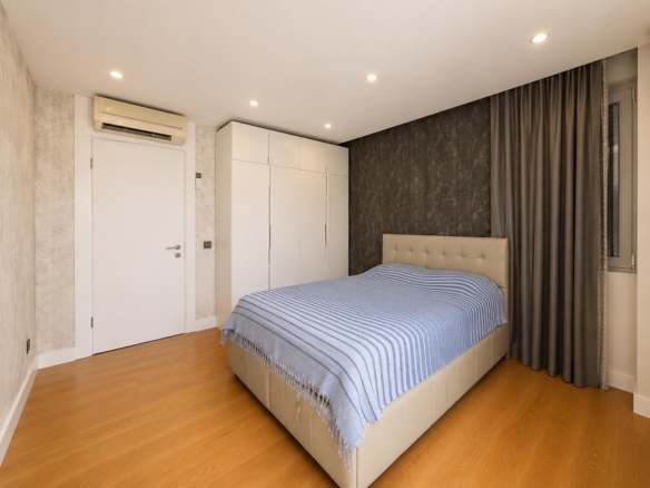 Antalya Konyaaltı Uncalı’da Garden Life Sitesi’nde Satılık Lüks 4+1 Ara Kat Daire