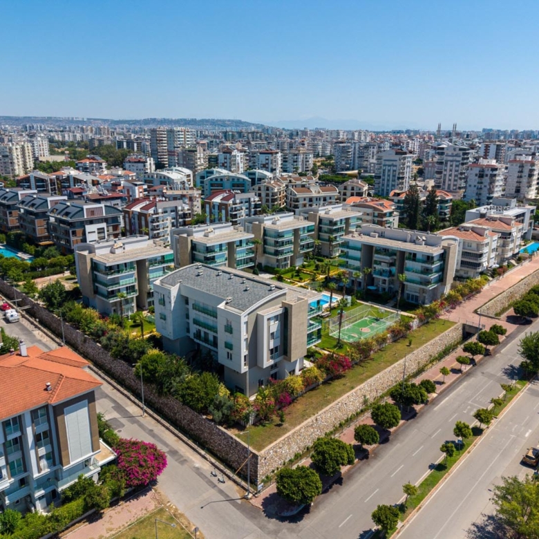 Antalya Konyaaltı Uncalı’da Garden Life Sitesi’nde Satılık Lüks 4+1 Ara Kat Daire