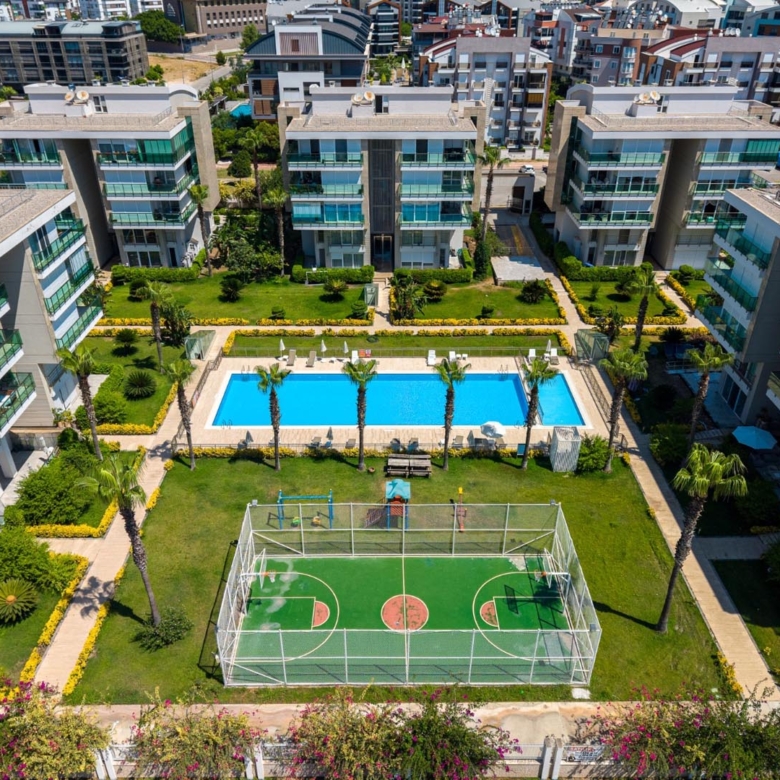 Antalya Konyaaltı Uncalı’da Garden Life Sitesi’nde Satılık Lüks 4+1 Ara Kat Daire