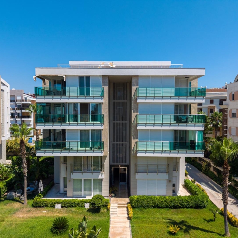 Antalya Konyaaltı Uncalı’da Garden Life Sitesi’nde Satılık Lüks 4+1 Ara Kat Daire