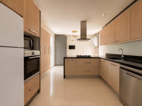 Antalya Konyaaltı Uncalı’da Garden Life Sitesi’nde Satılık Lüks 4+1 Ara Kat Daire