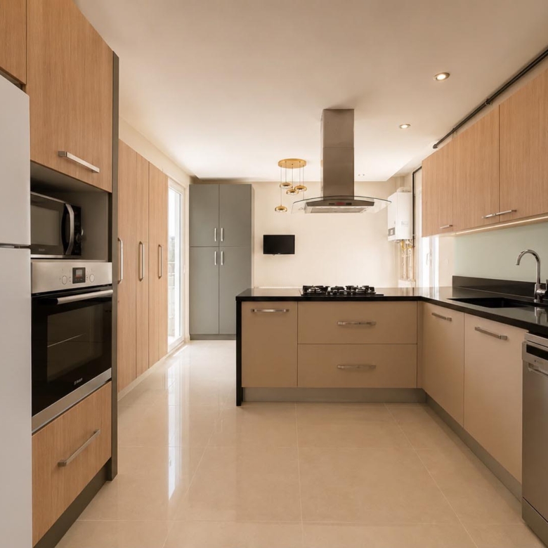 Antalya Konyaaltı Uncalı’da Garden Life Sitesi’nde Satılık Lüks 4+1 Ara Kat Daire