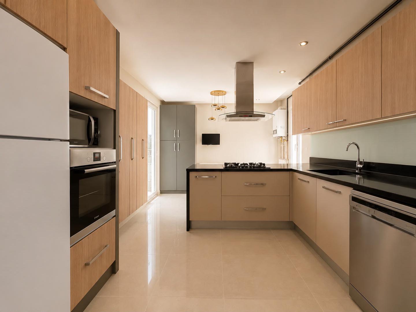 Antalya Konyaaltı Uncalı’da Garden Life Sitesi’nde Satılık Lüks 4+1 Ara Kat Daire