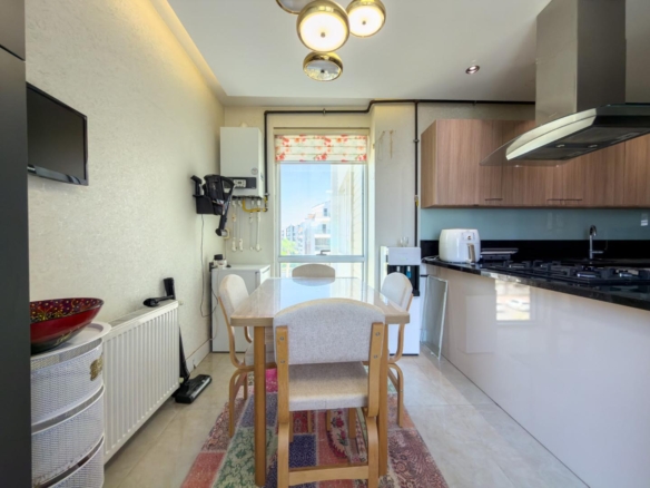 Antalya Konyaaltı Uncalı’da Garden Life Sitesi’nde Satılık Lüks 4+1 Ara Kat Daire