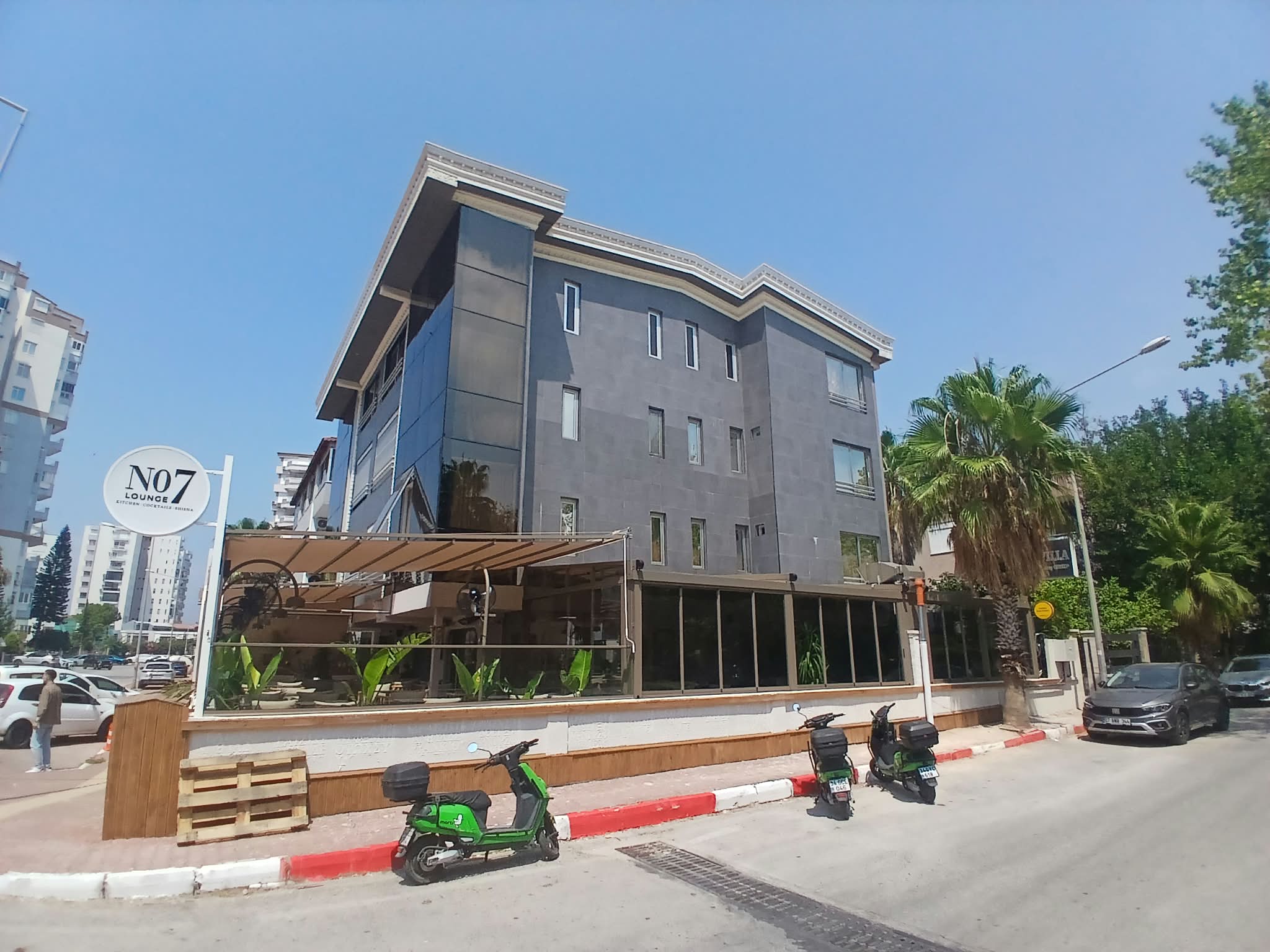 Fener’de Denize 50m TerraCity Yakını Ful Eşyalı Lüks 1+1 Daire