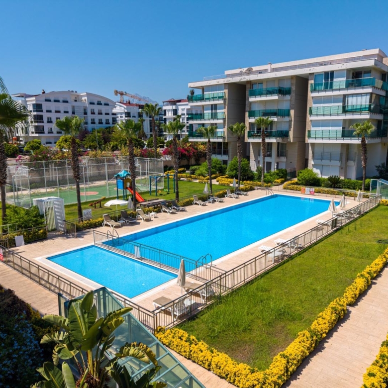 Antalya Konyaaltı Uncalı’da Garden Life Sitesi’nde Satılık Lüks 4+1 Ara Kat Daire