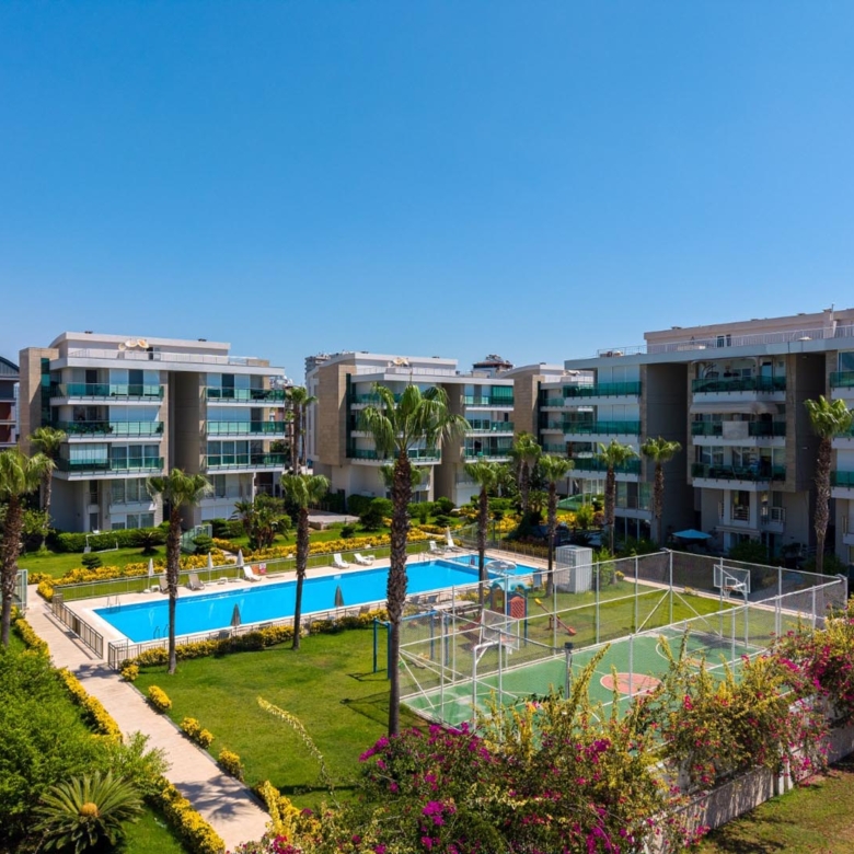 Antalya Konyaaltı Uncalı’da Garden Life Sitesi’nde Satılık Lüks 4+1 Ara Kat Daire
