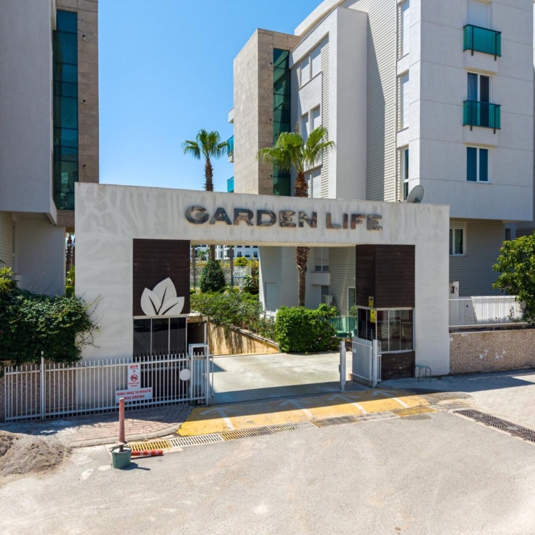 Antalya Konyaaltı Uncalı’da Garden Life Sitesi’nde Satılık Lüks 4+1 Ara Kat Daire