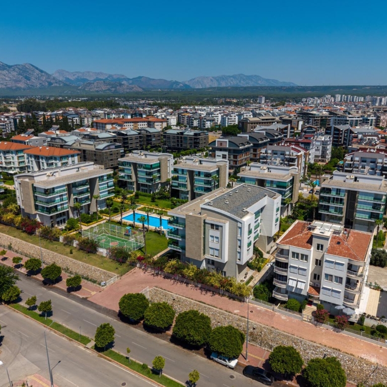 Antalya Konyaaltı Uncalı’da Garden Life Sitesi’nde Satılık Lüks 4+1 Ara Kat Daire