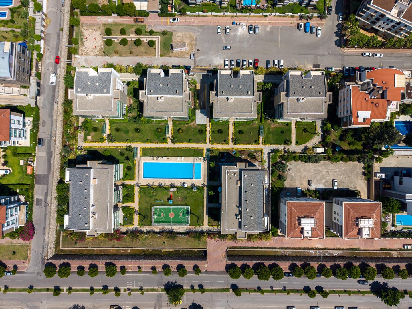 Antalya Konyaaltı Uncalı’da Garden Life Sitesi’nde Satılık Lüks 4+1 Ara Kat Daire