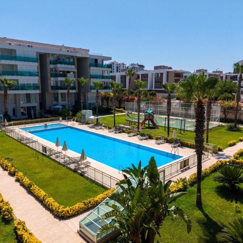 Antalya Konyaaltı Uncalı’da Garden Life Sitesi’nde Satılık Lüks 4+1 Ara Kat Daire